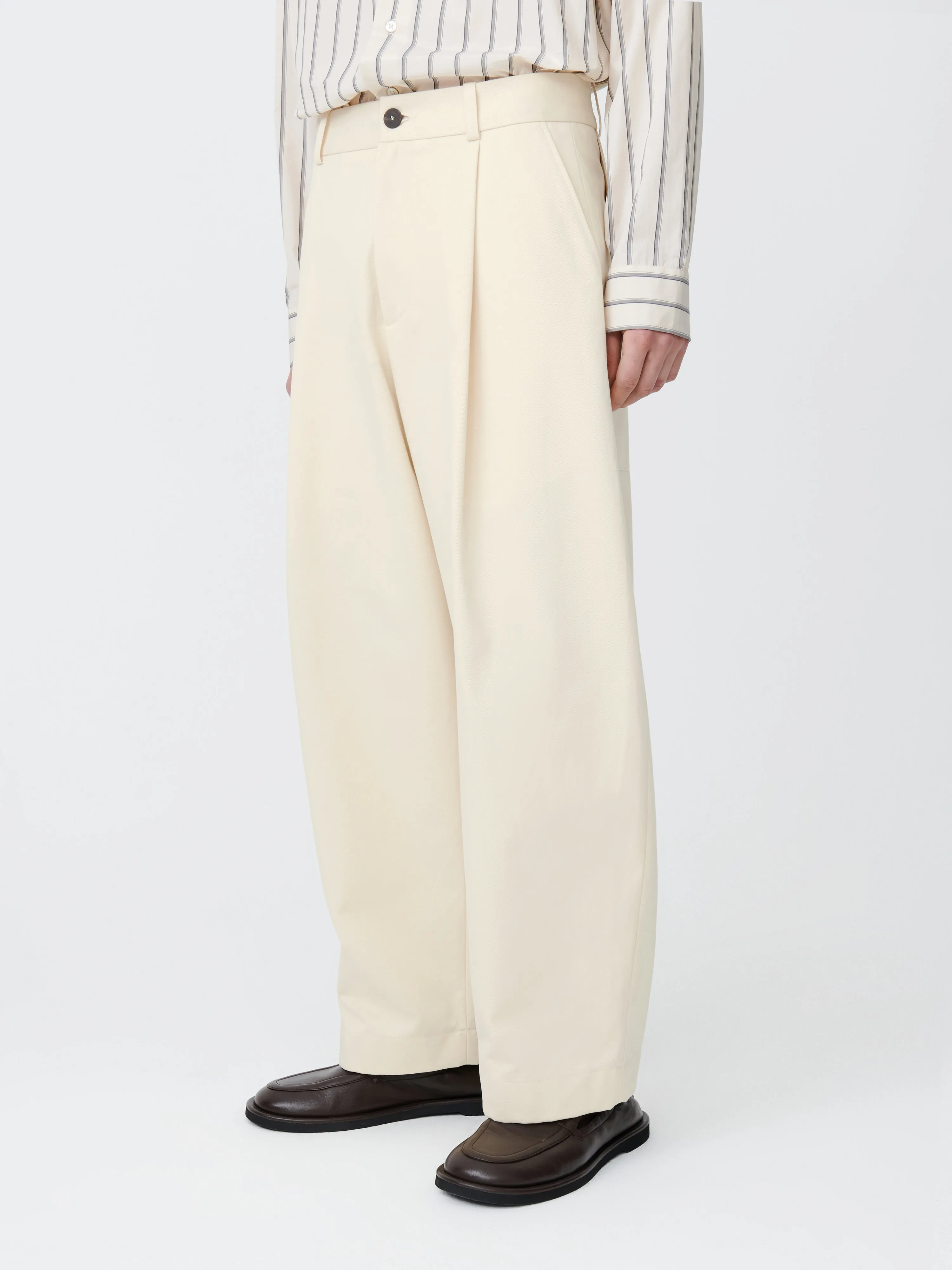 Bridges Peached Cotton Twill Pant in Cream